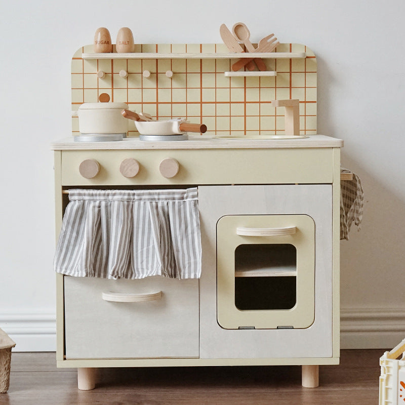 Kinderküche aus Holz im nordischen Design für Rollenspiel