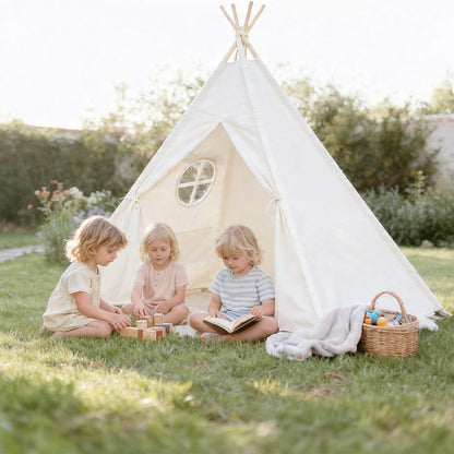 Kinderzelt im Garten für fantasievolle Spielmomente im geschützten Außenbereich
