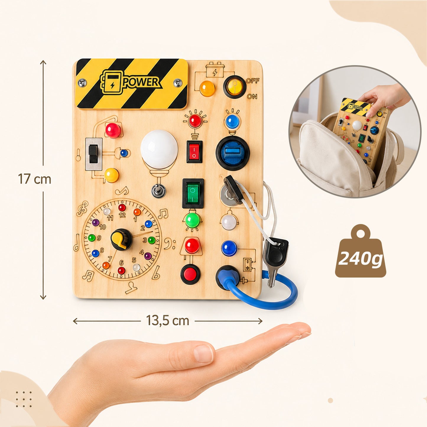 Kind spielt zuhause mit LED Busy Board aus Holz