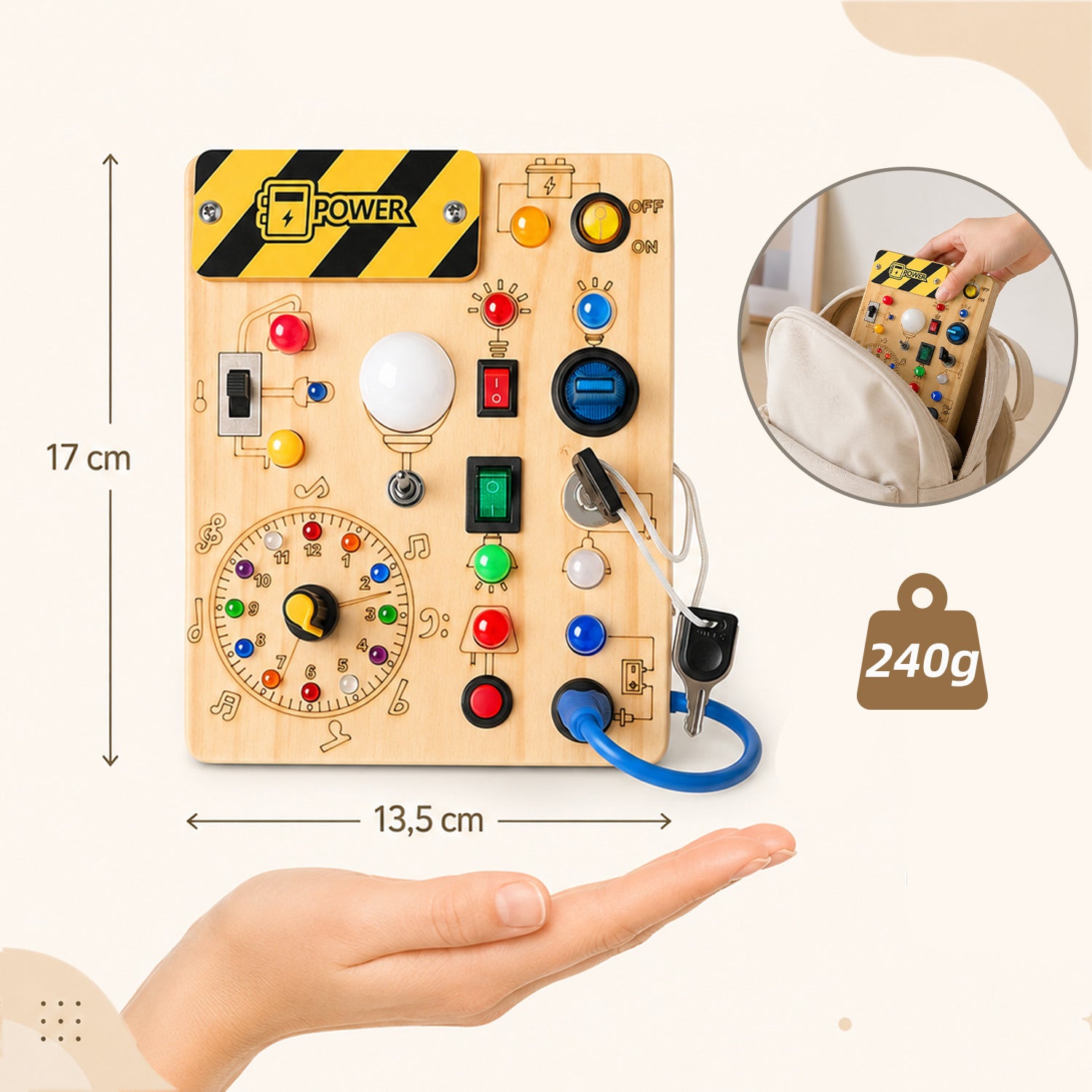 Kind spielt zuhause mit LED Busy Board aus Holz