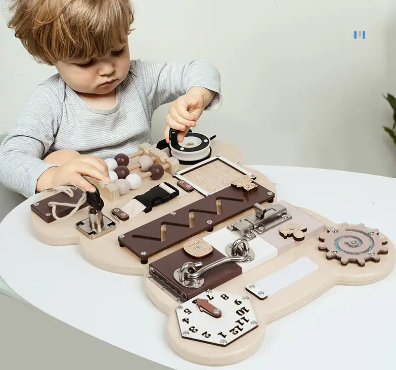 Montessori Busy Board Kleiner Bär – Motorik Holzspielzeug