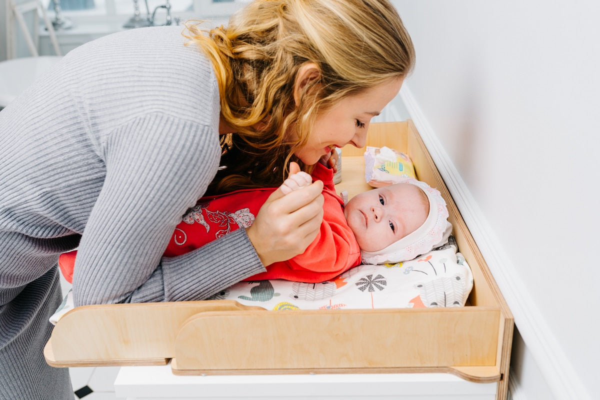 Wickelaufsatz für Kommode aus Holz für Baby – platzsparender Wickeltisch Aufsatz