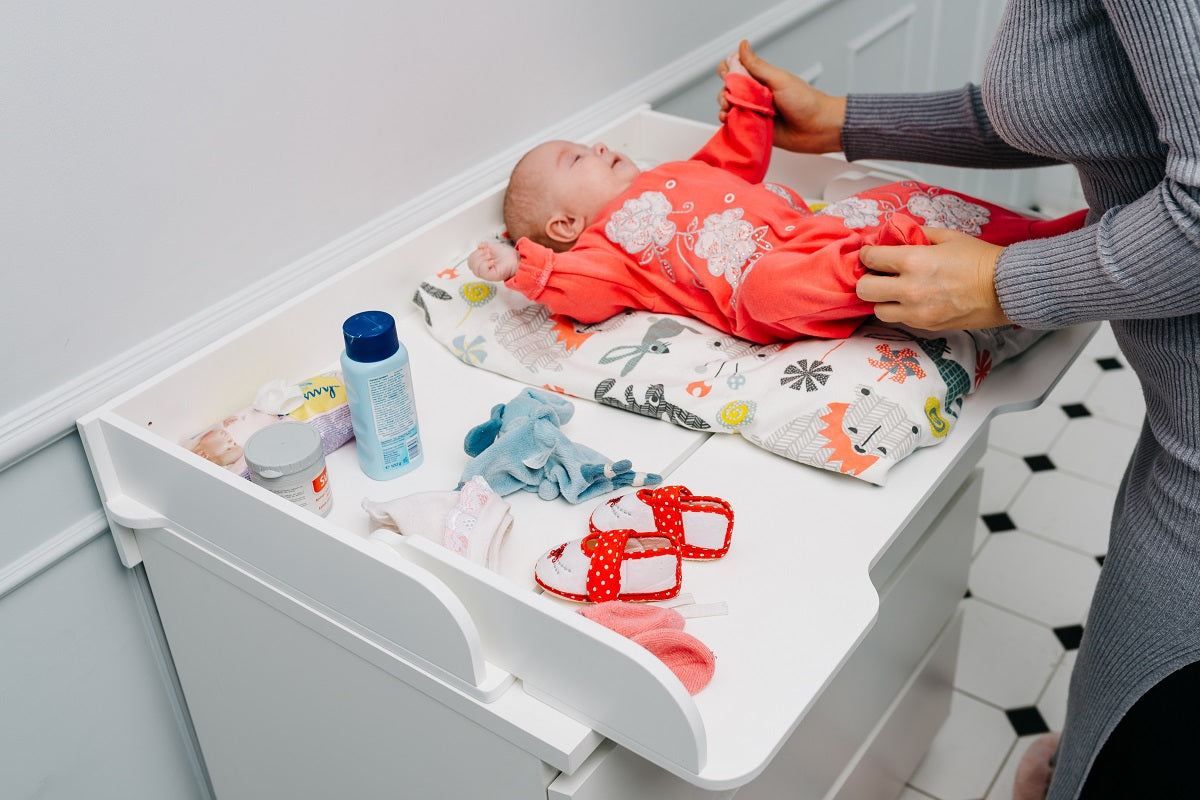 Wickelaufsatz für Kommode aus Holz für Baby – platzsparender Wickeltisch Aufsatz