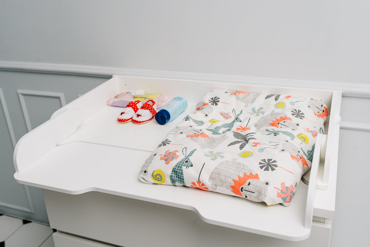 Wickelaufsatz für Kommode aus Holz für Baby – platzsparender Wickeltisch Aufsatz