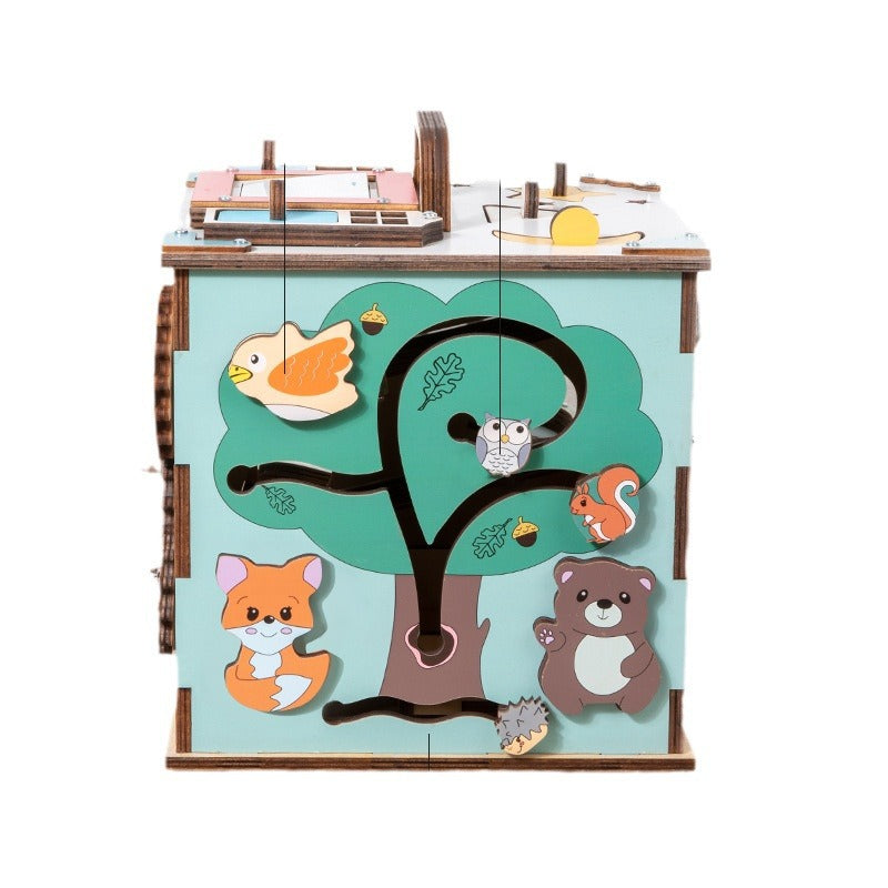 Montessori Busy House aus Holz mit Kugelbahn, Schlössern und Motorikspielen für Kinder ab 3 Jahren