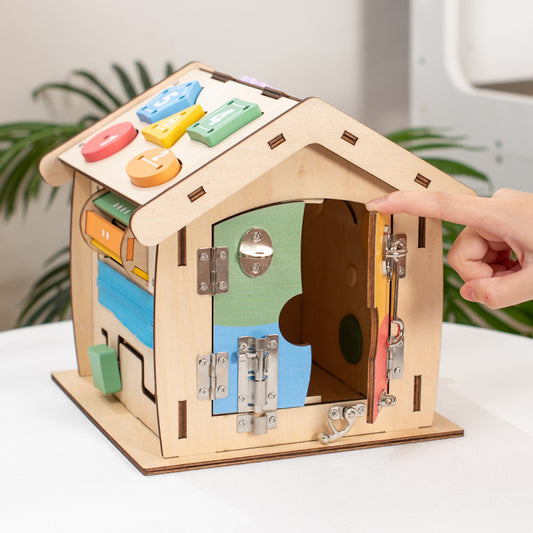 Montessori Busy House aus Holz mit Schlössern, Zahnrädern und Motorikspielen für Kinder ab 3 Jahren
