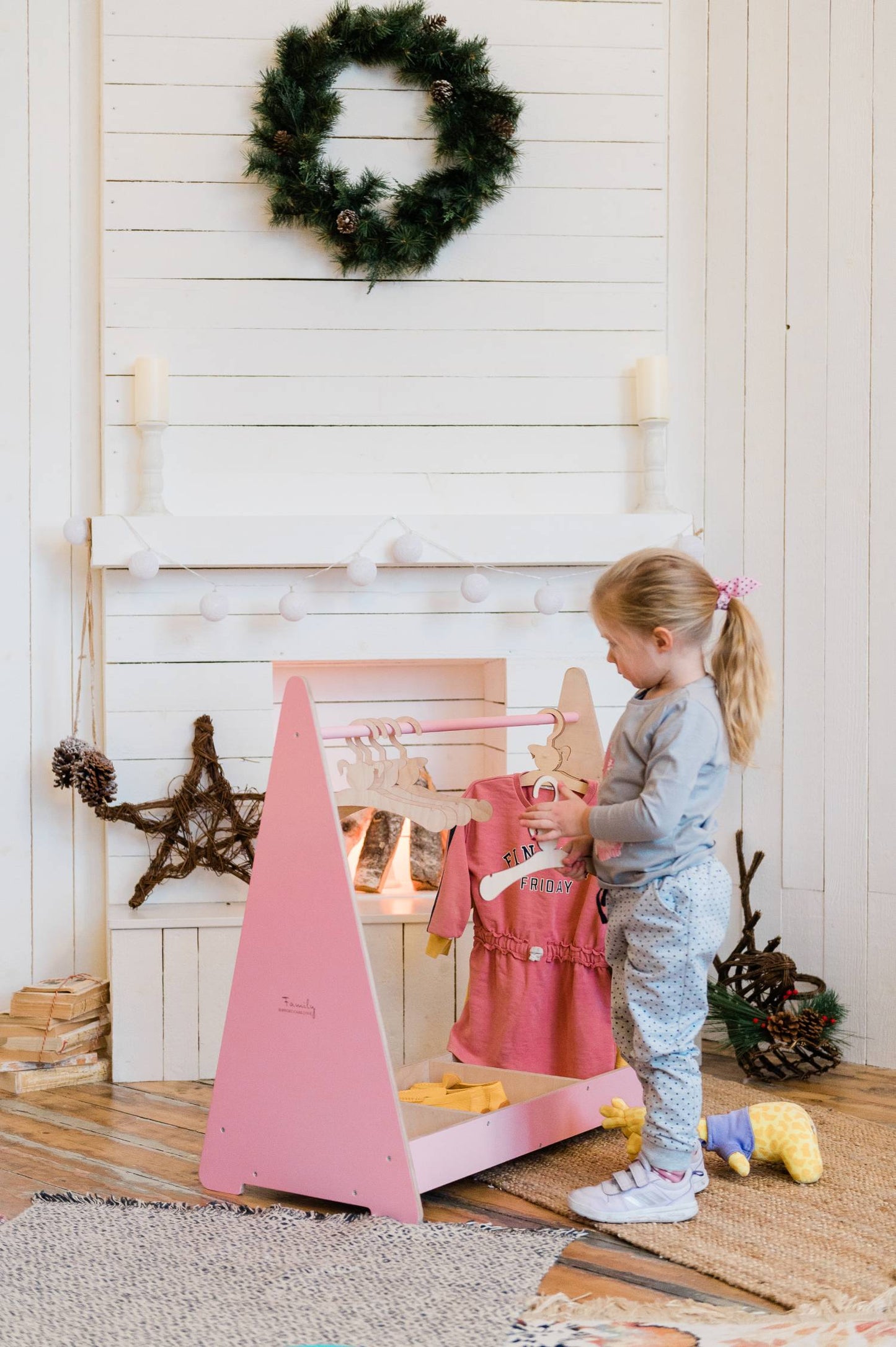 Montessori Kleiderständer für Kinder aus Holz – offener Kinder Kleiderständer für mehr Ordnung und Selbstständigkeit