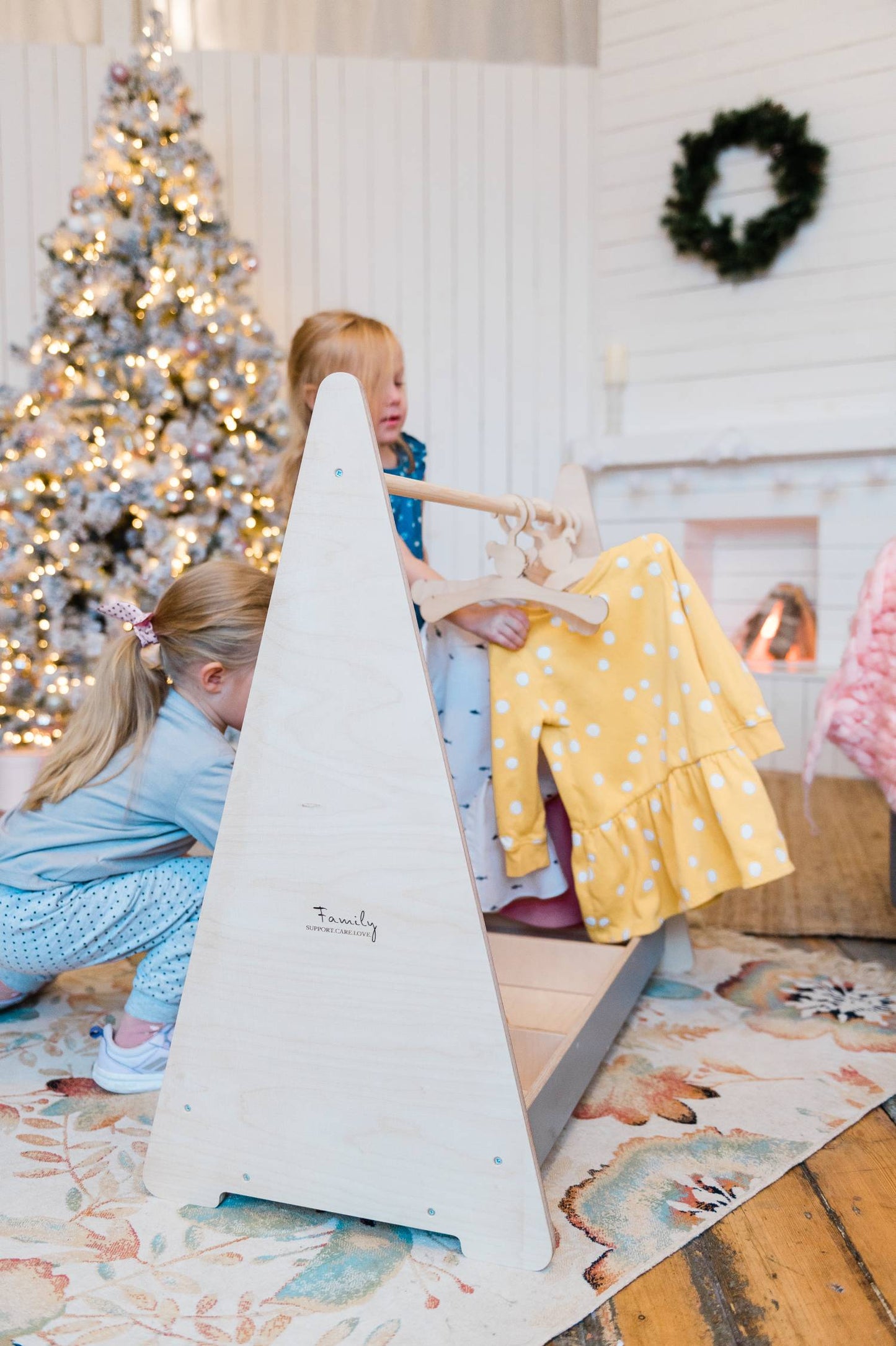 Montessori Kleiderständer für Kinder aus Holz – offener Kinder Kleiderständer für mehr Ordnung und Selbstständigkeit