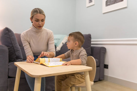 Ensemble table et chaise Montessori pour enfant en bois – Design lapin