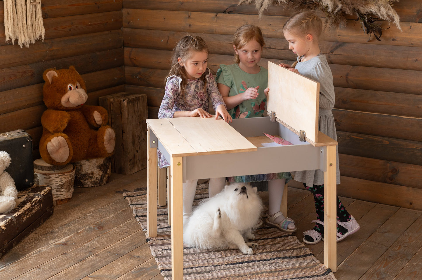 Montessori-børnebord med opbevaring og skammel – skrivebordssæt i træ til børn