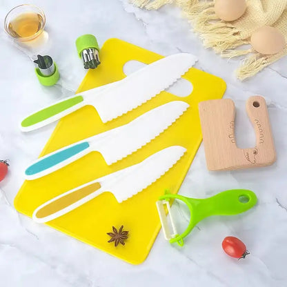 Play Kitchen Pretend-Play Set – 17-Piece Kitchen Accessories