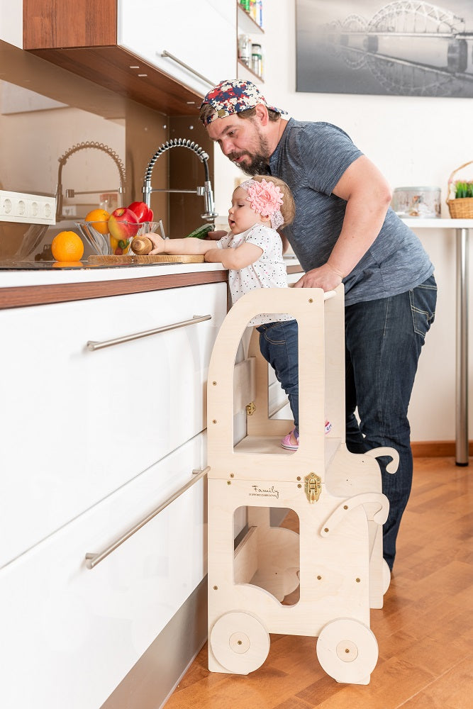 Montessori Lernturm 3-in-1 in Wei? und Naturholz in der K¨¹che