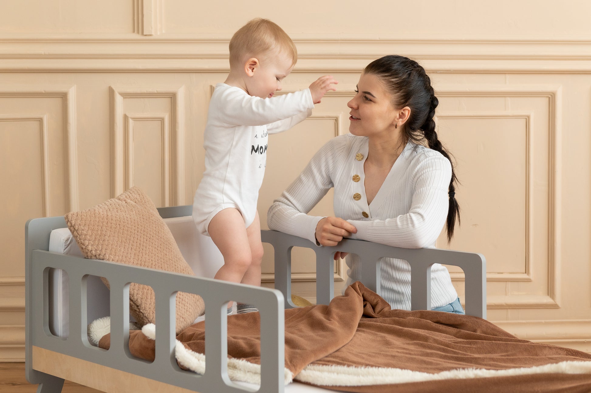 Montessori Kinderbett 2-in-1 mit Matratze – ausziehbar und platzsparend
