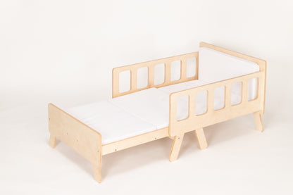 Montessori Kinderbett 2-in-1 mit Matratze – ausziehbar und platzsparend