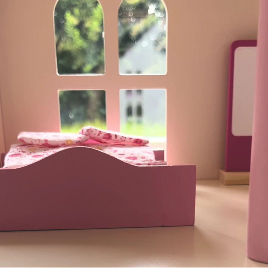 Montessori Puppenhaus aus Holz – 3 Etagen Villa mit Möbeln (Großformat)
